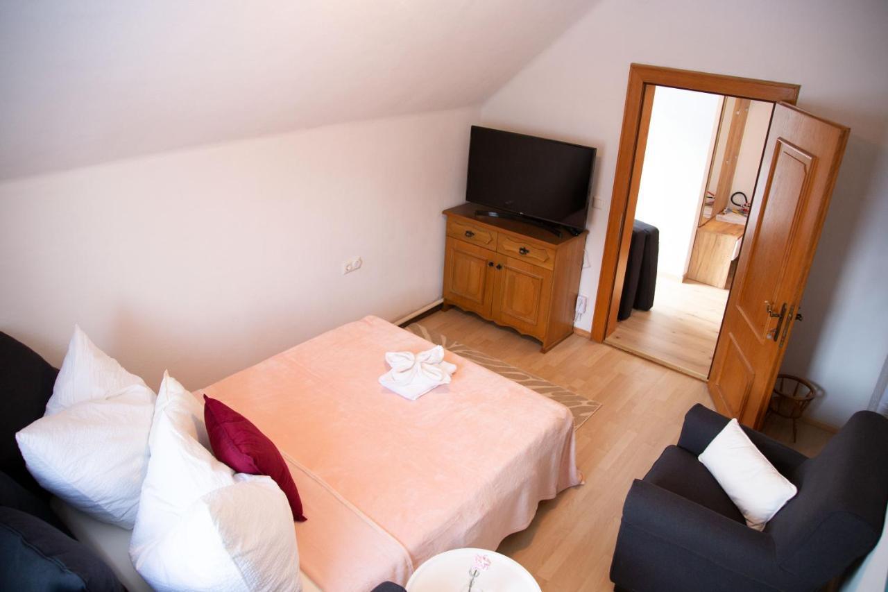 Marie A Apartment *
